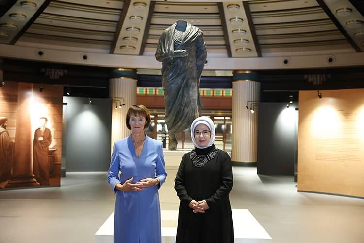 Cumhurbaşkanı Recep Tayyip Erdoğanın eşi Emine Erdoğan ve Almanya Başbakanı Friedrich Merz