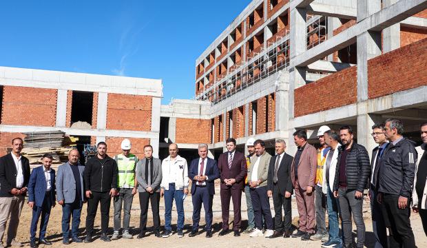 Milletvekili Canbey'den Edremit Devlet Hastanesi şantiyesine ziyaret