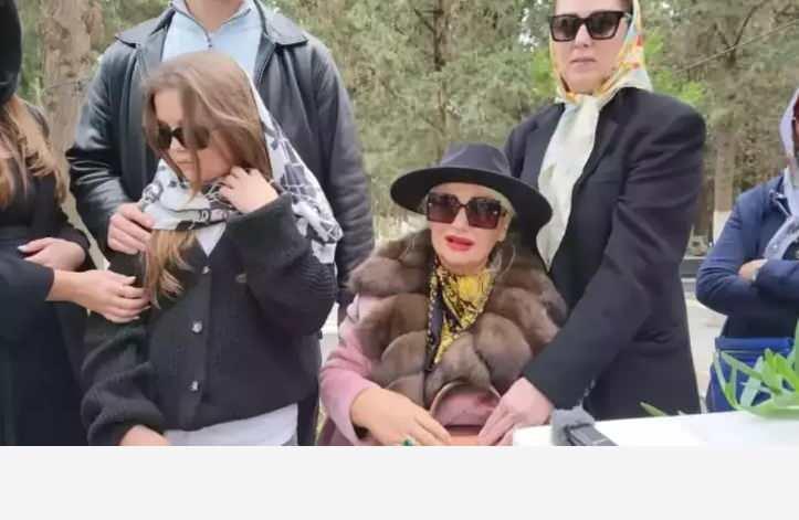 Banu Alkan kardeşinin cenazesinde