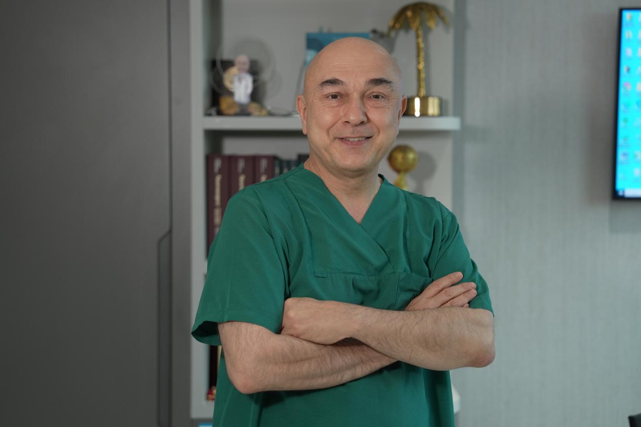  Beyin ve Sinir Cerrahisi Uzmanı Doç. Dr. Ali Zırh