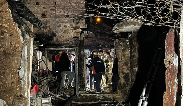 Bursa'da 4 ev alev topuna döndü! Yangında kaybolan adamdan acı haber