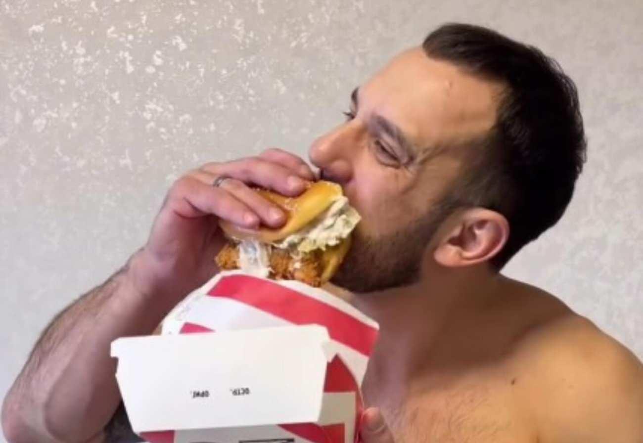 Dmitry Nuyanzin akşam yemeğinden bir kare