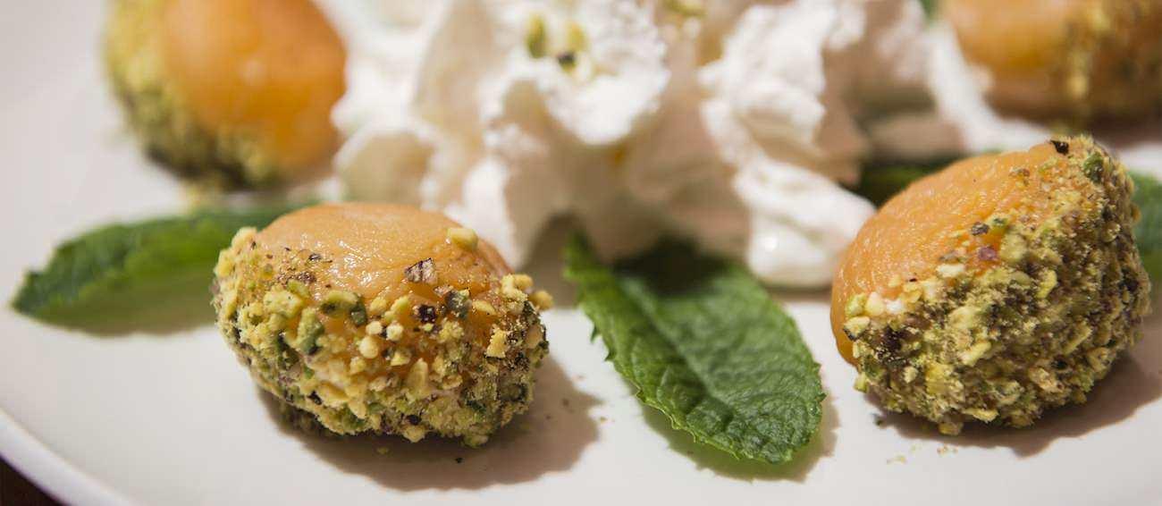 Kaymaklı kayısı tatlısı