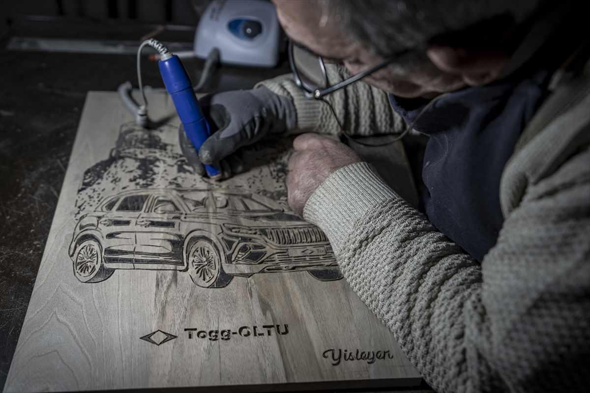 Oltu taşı ile ahşap oymacılığı örneği