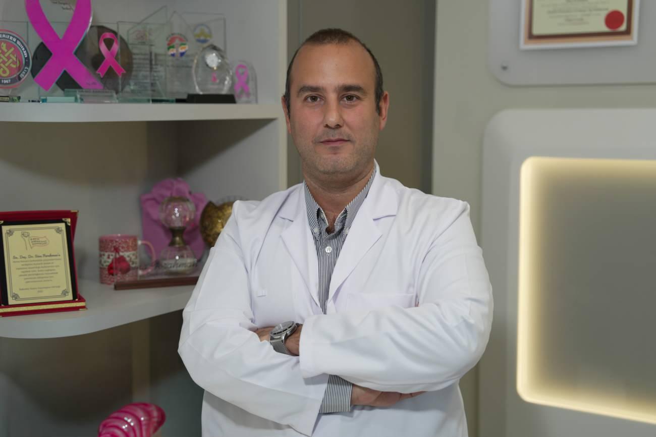 Meme Cerrahisi Uzmanı Doç. Dr. Sina Ferahman