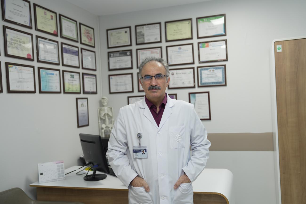 Medipol Mega Üniversite Hastanesi Ortopedi ve Travmatoloji Uzmanı Prof. Dr. Mehmet Bulut 