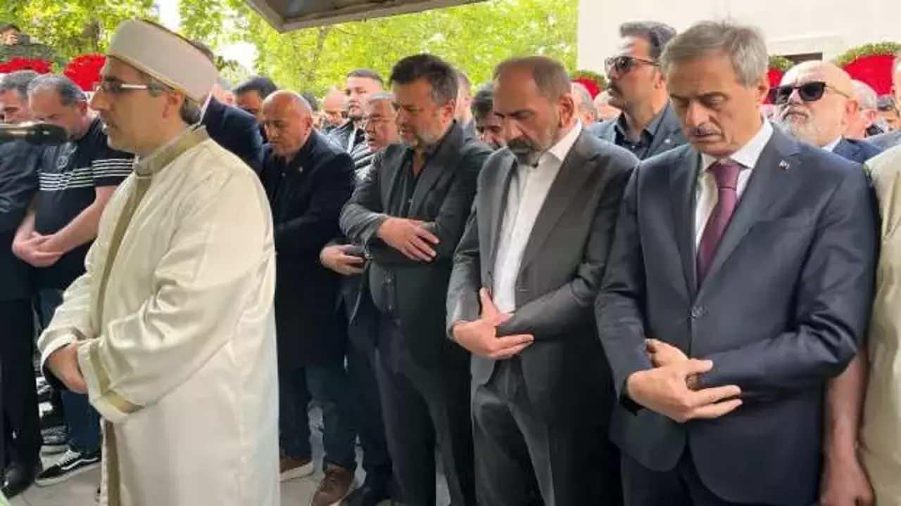 Bülent Uygunun kızının cenazesi