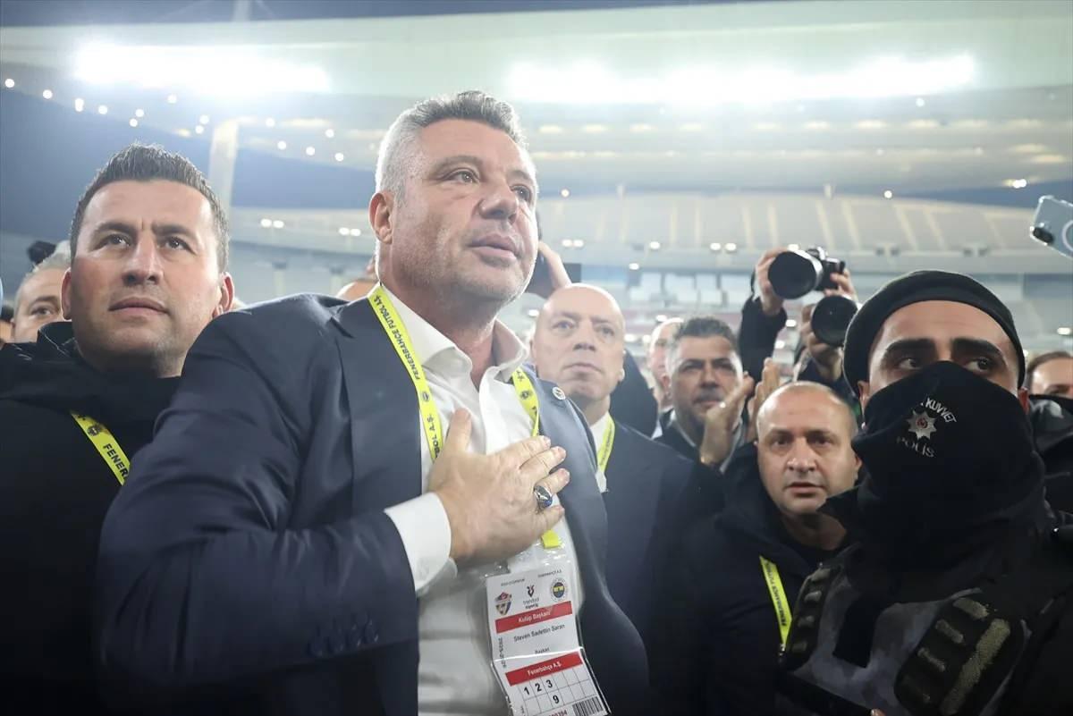 Fenerbahçe Beşiktaş maçında taraftarlarından destek gören Sadettin Saran
