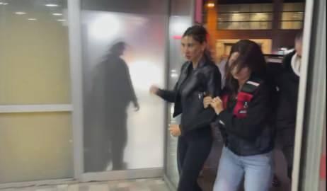 Şeyma Subaşı kan ve saç örneği vermeye götürülürken