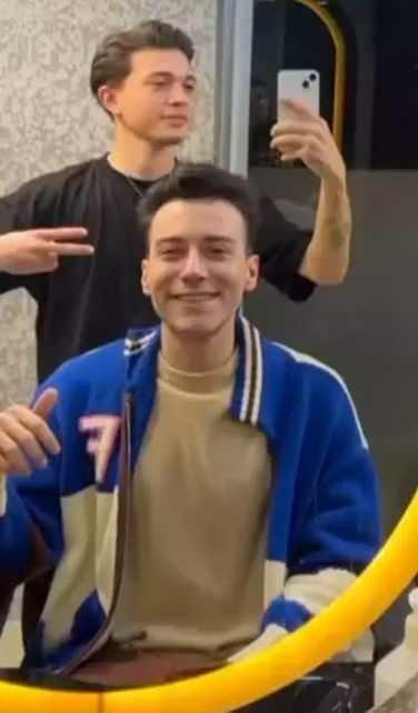 Enes Batur berberde görüntülendi