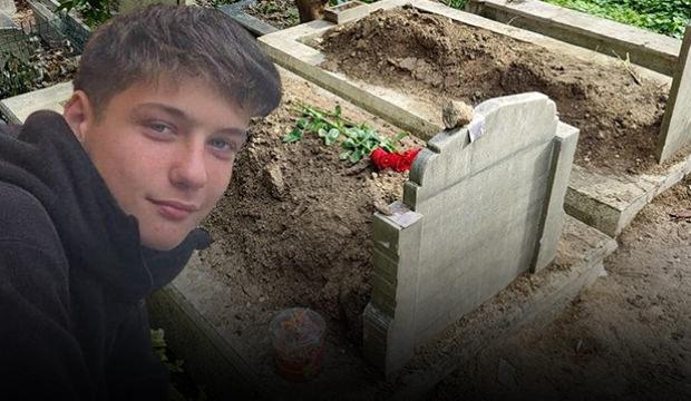 G&uuml;ng&ouml;ren'de &ouml;ld&uuml;r&uuml;len Atlas'ın kabrine kırmızı g&uuml;ller ve şeker bırakıldı