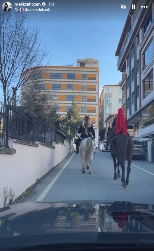 Melikşah Özen ve İlknur Bakay at üstünde görüntüleri
