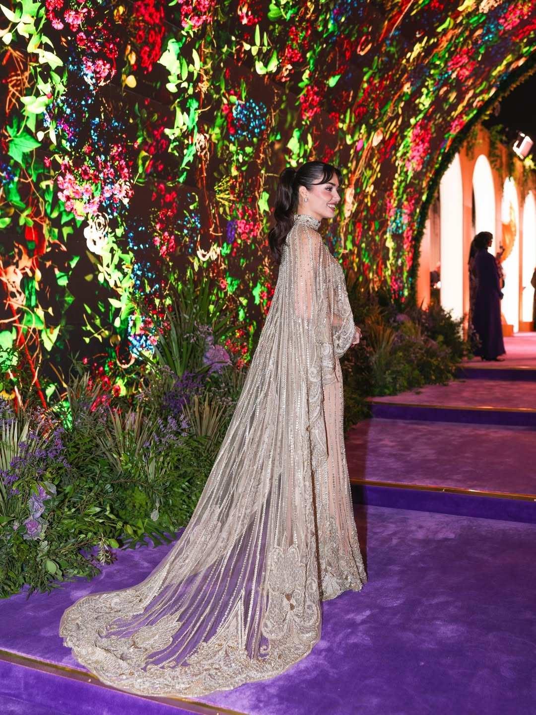 Hande Erçel Joy Awards 2026 tarzı