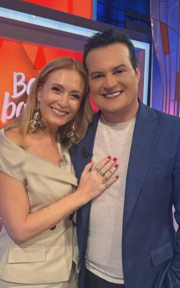 Hakan Pekerin Ceyda Düvenci ile paylaştığı filtreli fotoğraf