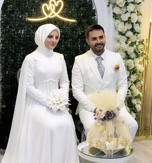 Kadir Ezildi ve Gamze Türkmenin nişanından bir kare