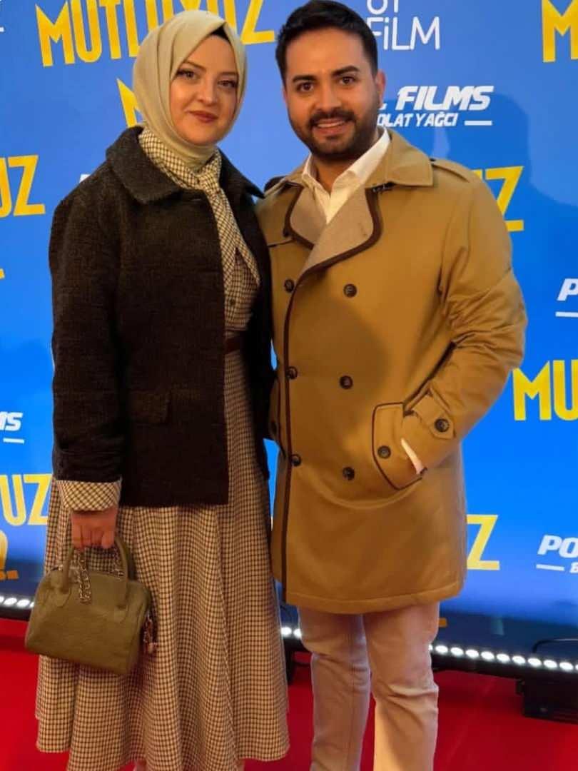 Gamze Türkmen ve Kadir Ezildi, film galasında