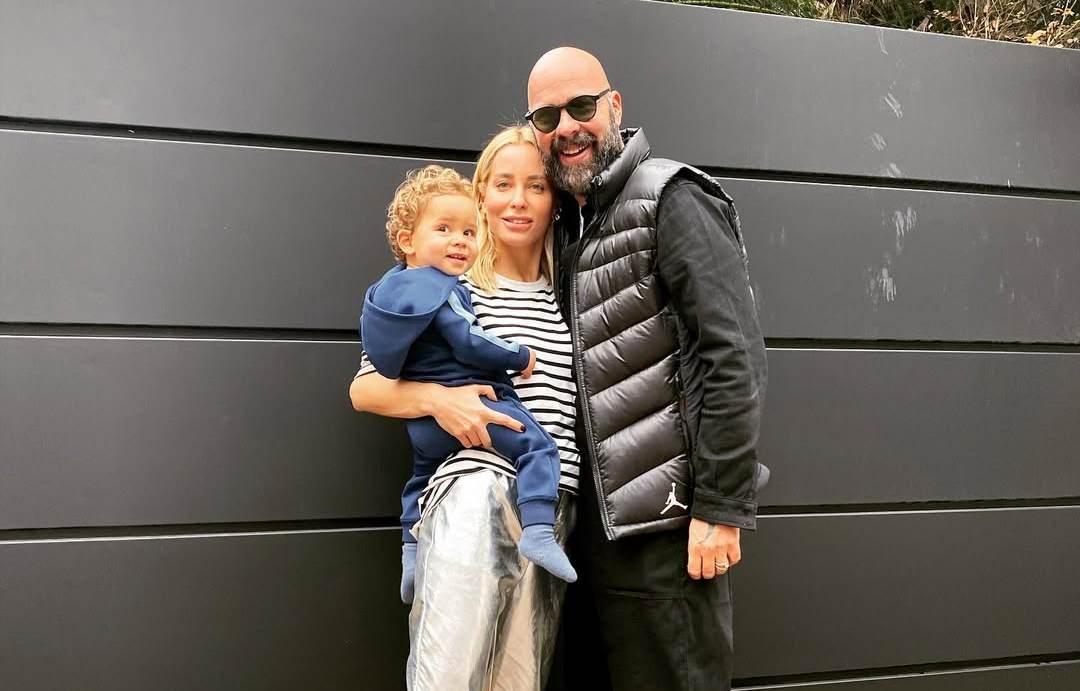 Esat Yontuç ve ailesi