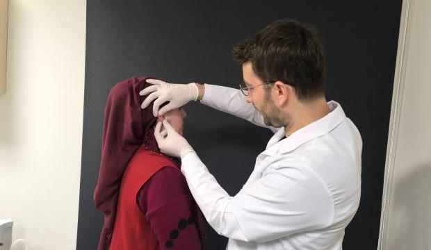 Kulağını deldirdi, ameliyat olmak zorunda kaldı! Kulak keloidi ameliyatla alındı