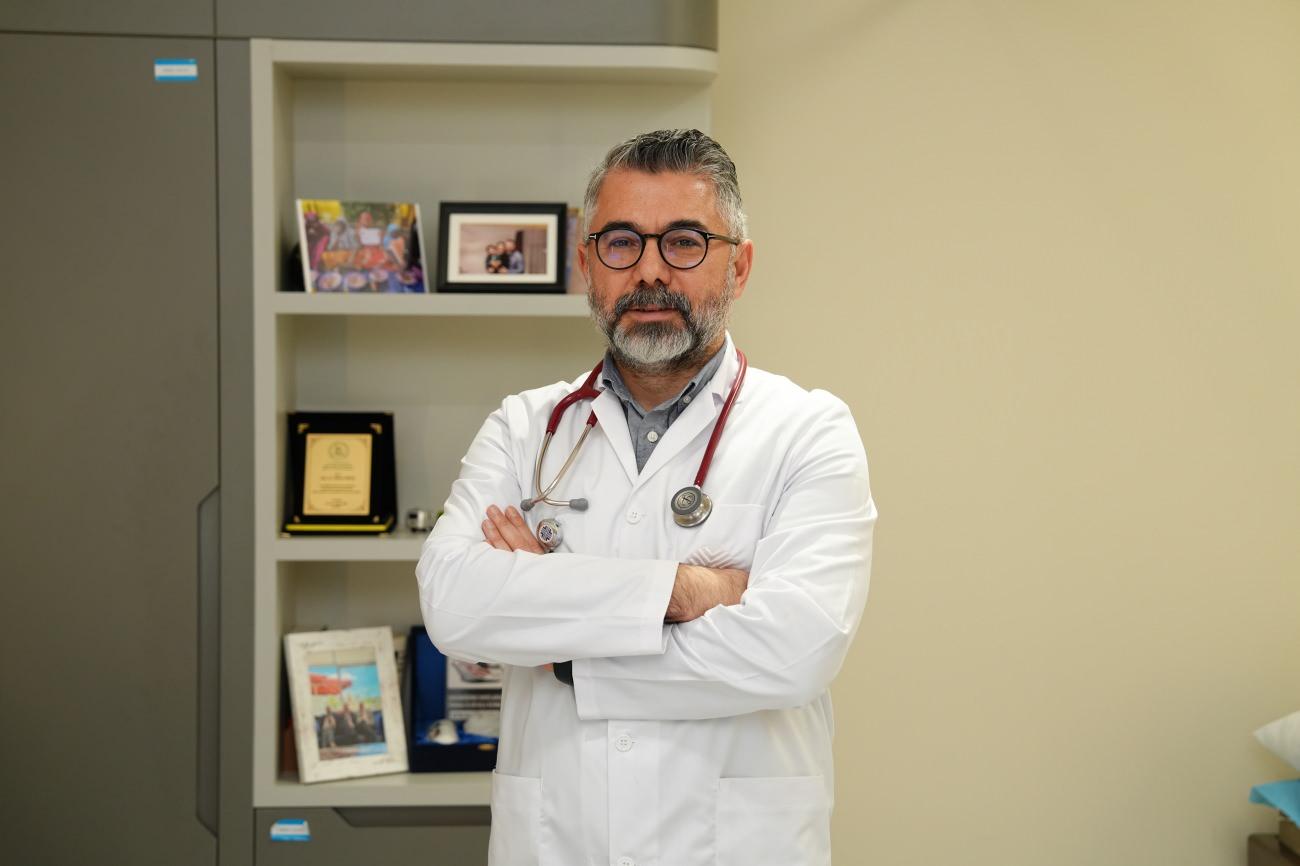 Medipol Acıbadem Bölge Hastanesi Enfeksiyon Hastalıkları ve Klinik Mikrobiyoloji Uzmanı Doç. Dr. Hüsrev Diktaş