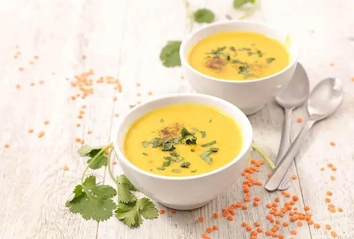 İki tabak mercimek çorbası