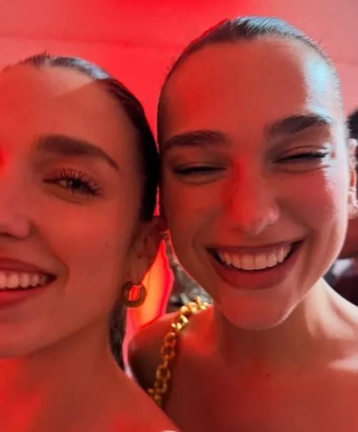 Dua Lipa ve kardeşi Ria Lipa