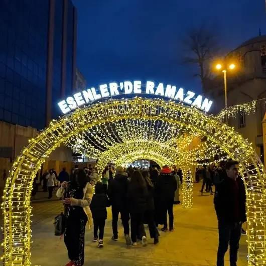 Esenlerde Ramazan süslemeleri