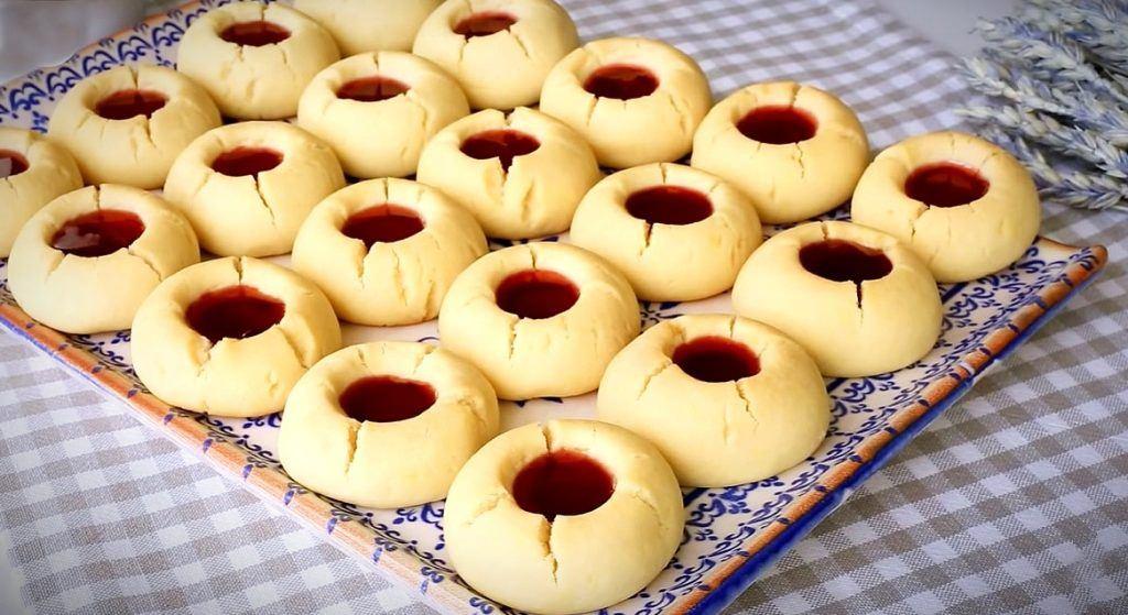 Vişne dolgulu kurabiye