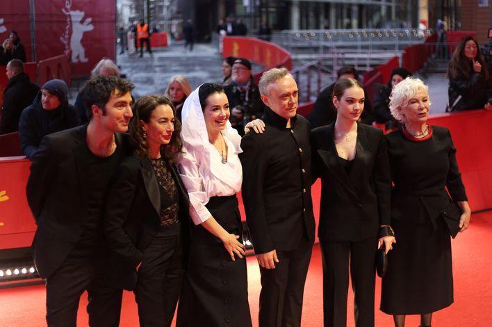 Sarı Zarflar filmi oyuncuları Berlin Film Festivalinde