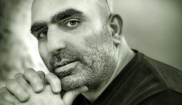 İsrailli bir gazeteci Alon Mizrahi