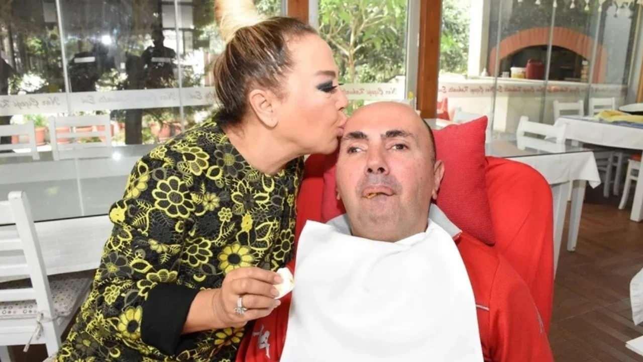 Safiye Soyman ve oğlu Harun Akaröz