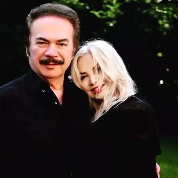 Orhan Gencebay ve eşi Sevim Emre