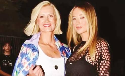 Aleyna Kalaycıoğlu ve annesi