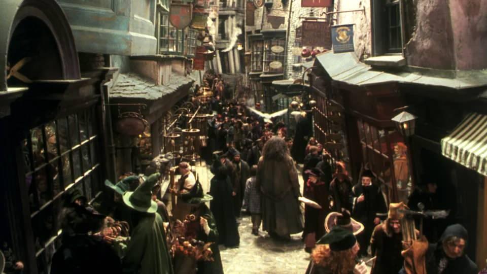 Harry Potterdaki büyülü alışveriş caddesi Diagon Alley