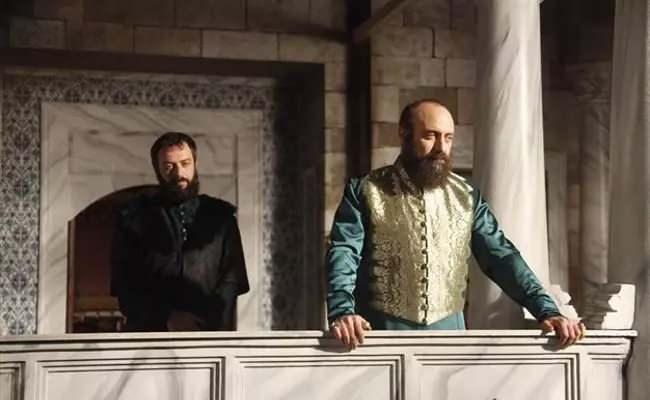 Halit Ergenç ve Okan Yalabık