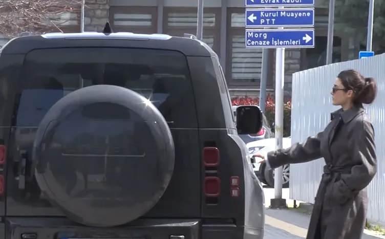 Hande Erçel, serbest bırakıldıktan sonra arabasına binerken