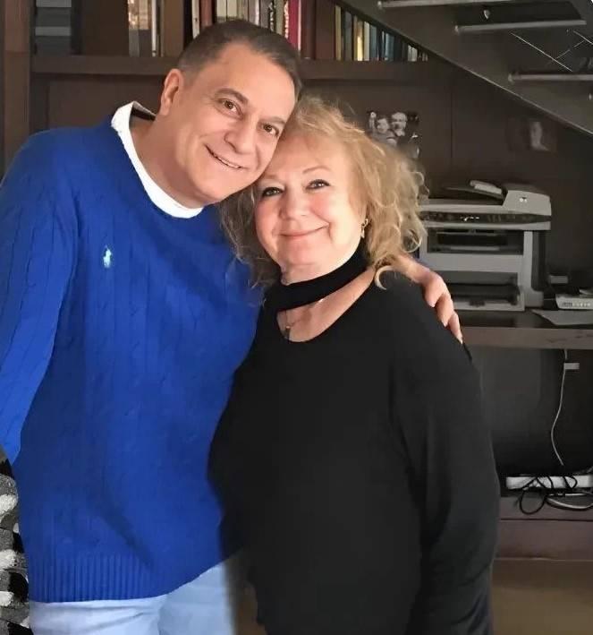 Mehmet Ali Erbil ve annesi