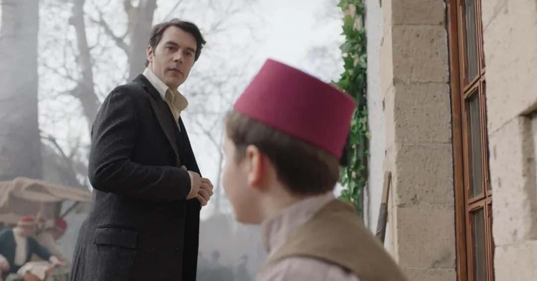 İsmail Ege Şaşmaz ve kardeşi