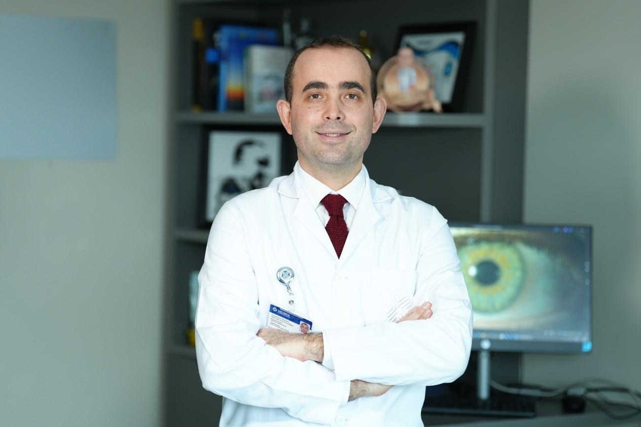 Göz Hastalıkları Uzmanı Prof. Dr. Yusuf Yıldırım