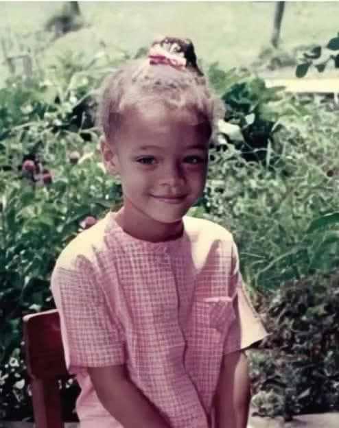 Rihannanın küçüklüğü