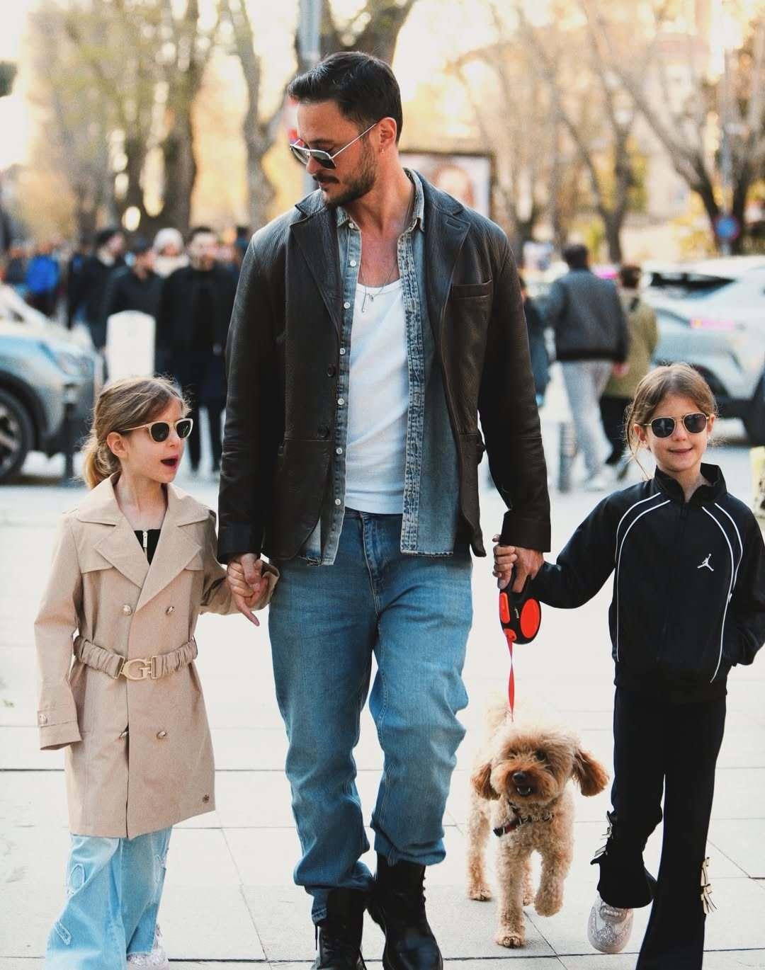 Anıl Altan ve kızları