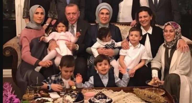 Cumhurbaşkanı Recep Tayyip Erdoğan ve torunları