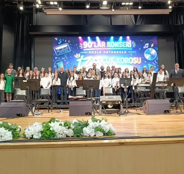 Zonguldak Kozlu Ortaokulu İz çocuk korosu