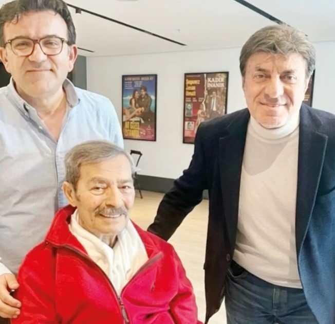 Coşkun Sabah geçtiğimiz hafta ziyaret ettiği Kadir İnanırın fotoğrafını paylaşmıştı