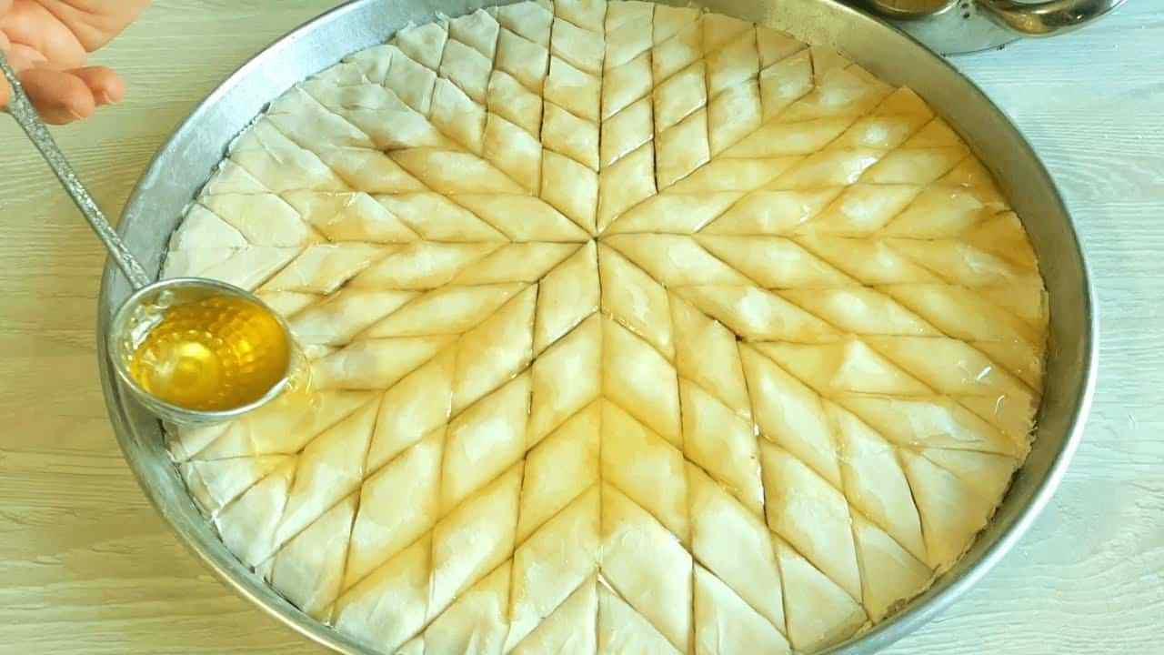 Baklava hamuru yağlama