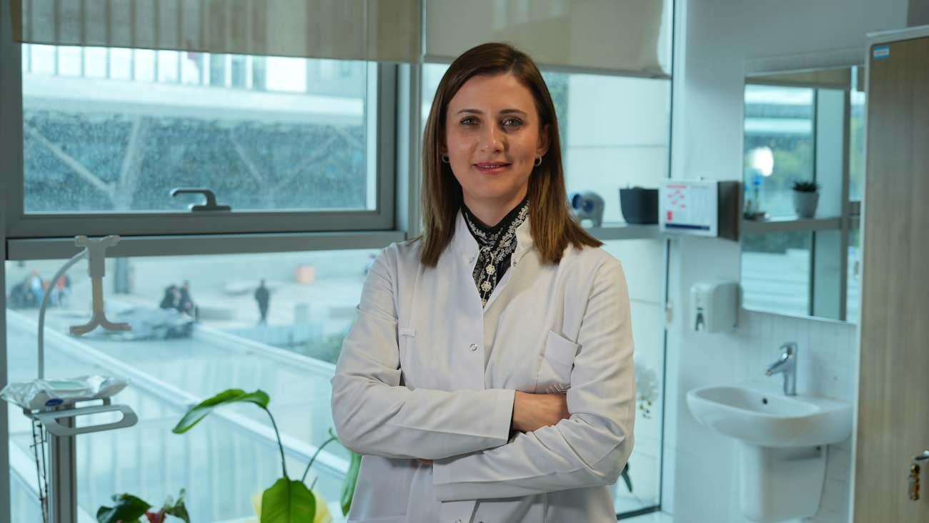 Fiziksel Tıp ve Rehabilitasyon Uzmanı Prof. Dr. Sena Tolu