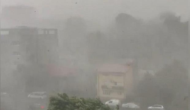 Avrupa kavrulurken Romanya fırtınaya teslim oldu: 1 &ouml;l&uuml;, binlerce yardım &ccedil;ağrısı