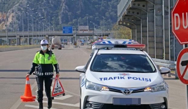 Yer: Burdur! Yaptıkları hatayla ara&ccedil;ları trafikten men edildi 