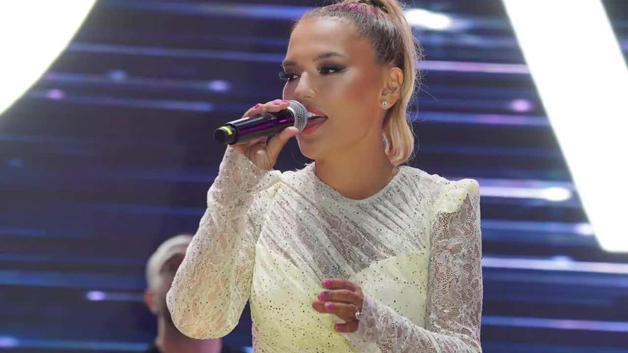 Demet Akalın