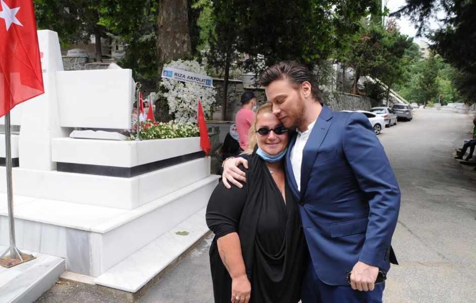 Sinan Akçıl ve Batuhan Erginin annesi