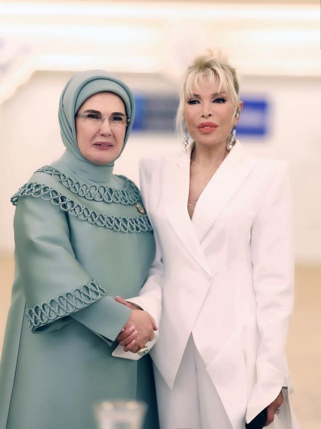 Emine Erdoğan ve Ajda Pekkan